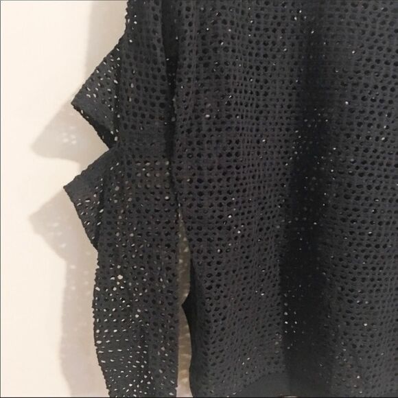 Crocheted  Knot Sisters Navy Crop Top - Picture 6 of 6